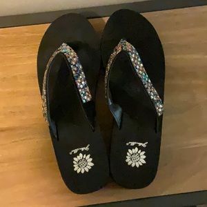 ⭐️ Yellow Box Scalia Wedge Flip Flop Sandal ⭐️